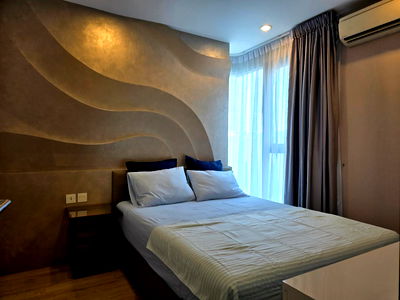 Condos for sale : Ideo Q Chula Samyan【𝐒𝐄𝐋𝐋】🔥Warm color tone room, simple,  in the heart of the city, fully furnished 🔥  Contact Line ID: @hacondo