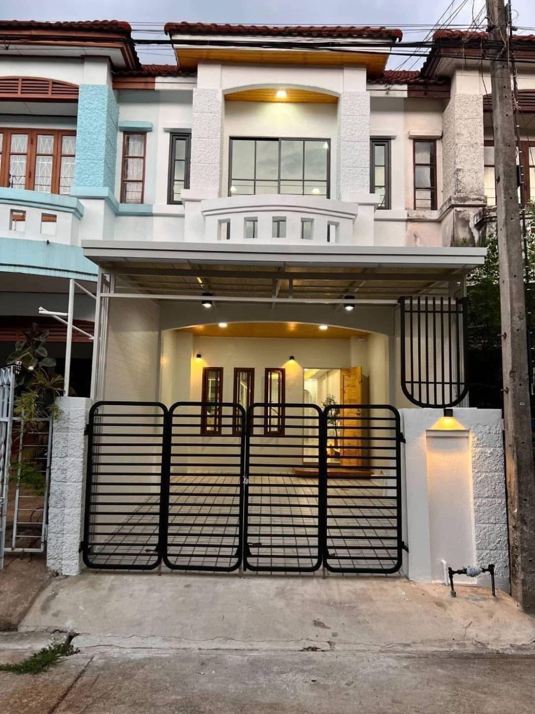 C1298 ให้เช่าหมู่บ้านปาริชาติ345 บ้านรีโนเวทใหม่เอี่ยม หน้าบ้านหันทางทิศตะวันตกเฉียงเหนือ ถ.ราชพฤกษ์