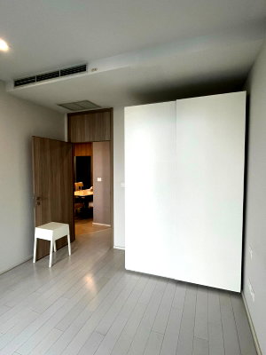 Condos for rent : for rent condo Noble Ploenchit 2 Beds hight floor 82 Sq.m (S15-14012) 