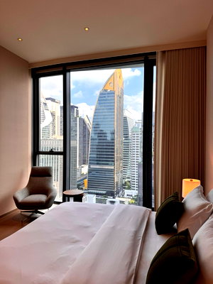 เช่าคอนโด รร.พณิชยการสีลม : LTHC11238-SCOPE Langsuan FOR RENT Size 168 sqm. 2 beds 2 baths BTS Chit Lom Station ONLY 390K/Month
