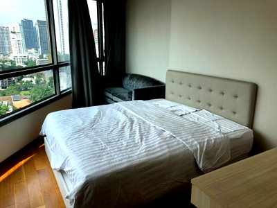 ขายคอนโด : LTH11284 -H Sukhumvit 43 FOR SALE Size 63 sqm. 2 bed 2 bath BTS Phrom Phong Station ONLY 11 MB