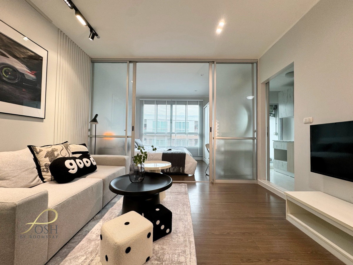 Newly renovated condo from POSH, best selling Condo Creek by Sansiri, newly renovated in Mid century design style, studio, location Kathu.