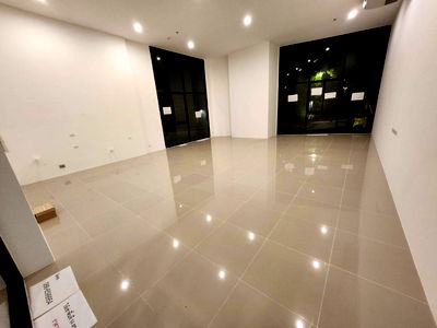 Condos for rent : For Rent, Shop Area : The Tree Interchange