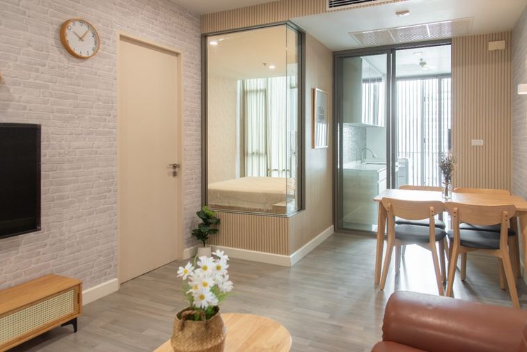 Call : 096-256-5559 Condo The Room BTS วงเวียนใหญ่ ติด BTS วงเวียนใหญ่ 47 ตารางเมตร 1 ห้องนอน ชั้น 23 ตกแต่งครบ (ห้อง renovate ใหม่)