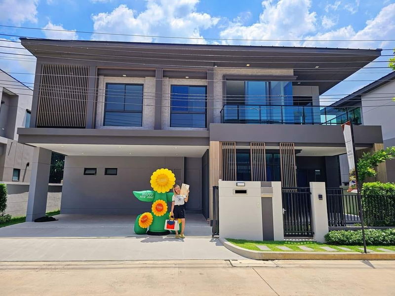 ขายบ้านเดี่ยว : ขายบ้านเดี่ยว 2 ชั้นหมู่บ้านบางกอก บูเลอวาร์ด ศรีนครินทร์-บางนา 60 ตารางวา