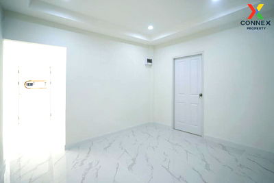 Houses for sale Makro Bangbuathong : For Sale House , Baan Buathong Kheha , wide frontage , newly renovated , Bang Bua Thong , Bang Bua Thong , Nonthaburi , CX-111419 ✅ Live chat with us ADD LINE @connexproperty ✅ 