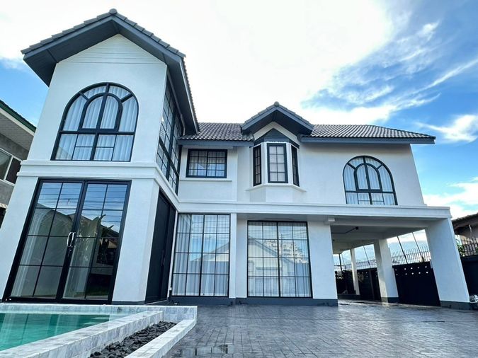 Ph0386 ขายบ้านพูลวิลล่า กลางเมืองเชียงใหม่ วิวดอยสุเทพ 5 นอน 5 น้ำ 75 ตรว. ใกล้เซ็นทรัลเชียงใหม่ , ใกล้คูเมือง , นิมมาน