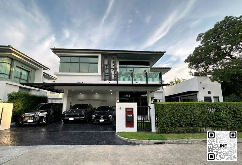 ขายบ้านเดี่ยว : 📲Line ID @556ryccg 🏡ขายบ้านหลังใหญ่ 290ตรม 77ตรว 3ห้องนอน+ห้องแม่บ้าน เศรษฐสิริ ศรีนครินทร์-พระราม9 พร้อมเฟอร์นิเจอร์ ใกล้โรงเรียนนานาชาติและสนามกอฟ