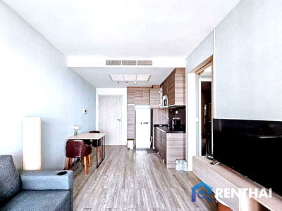 Condos for sale : Beachfront condo jomtien, Large 1bedroom with nice sea view.