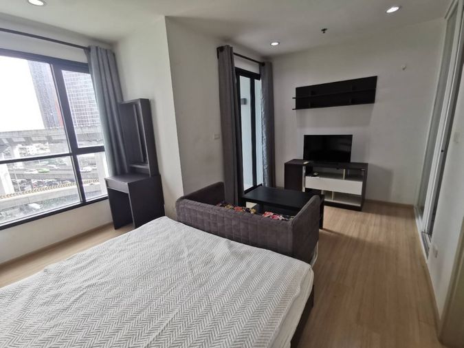 ถูกที่สุดในโครงการ ให้เช่าคอนโด เดอะ เบส พระราม 9 - รามคำแหง ชั้น8 ห้องสตูดิโอ 26 ตารางเมตร ครบพร้อมเข้าอยู่