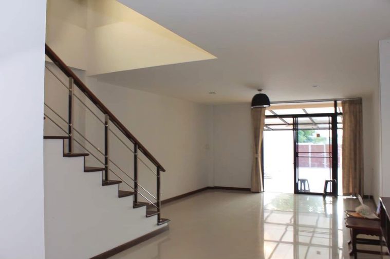 ให้เช่าโฮมออฟฟิศ 4 ห้องนอน 270 ตร.ม. 67.5 ตร.ว. เขตพญาไท