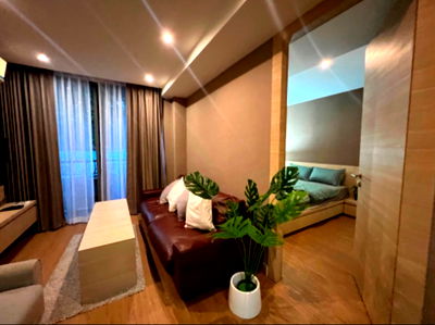 Condos for rent Sathorn Thani Tower : For rent: Class Condo Silom, beautiful room, fully furnished, near BTS Chong Nonsi. Interested, add Line @841qqlnr