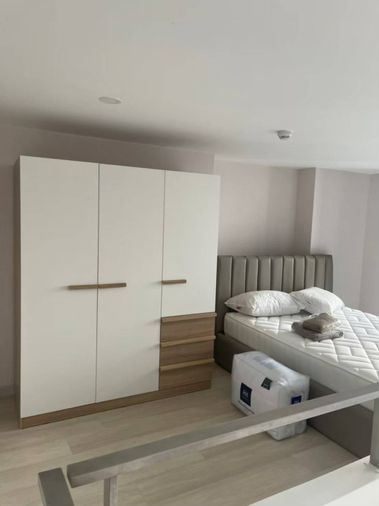 For rent: Knightsbridge Prime Sathorn, fully furnished, ready to move in, Duplex room, 30th floor, area 44 sq m., 28,000 baht per month.