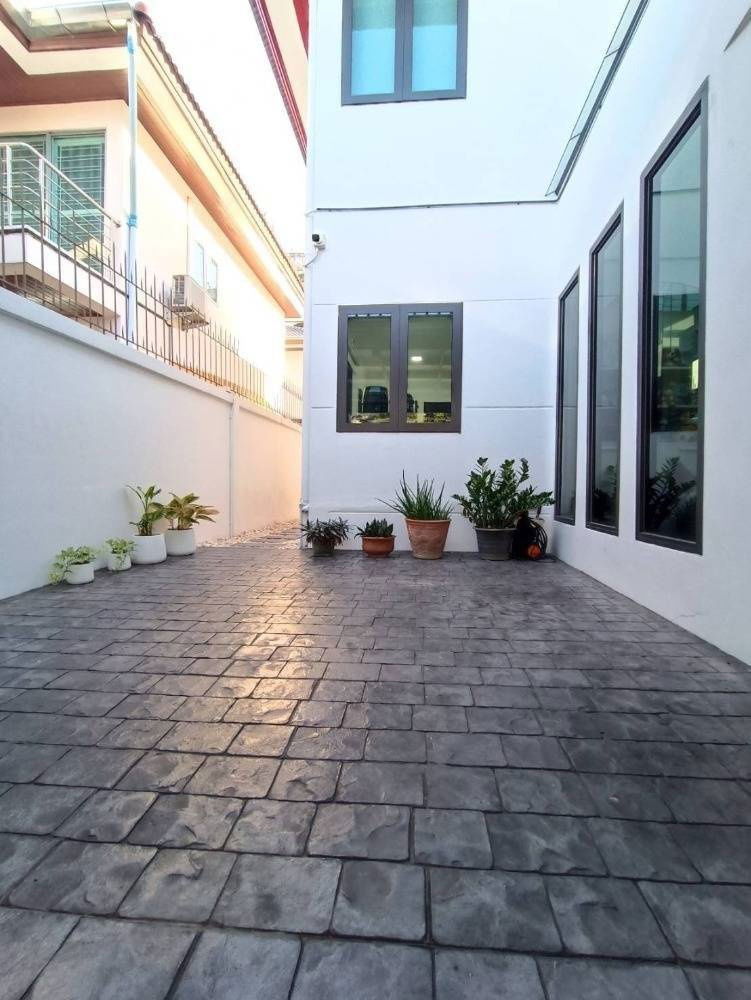 ขายบ้านเดี่ยว : LTH11362-Arena Garden HOUSE FOR SALE Size 19.25 sqw. 77 sqm. 3 beds 3 bath Near BTS Onnut Station ONLY 12.9 MB