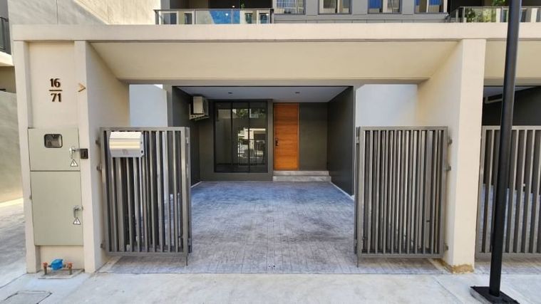 3-bed home office for sale, 221.6 sqm, 21.1 sq wah, Ther Ladprao 93