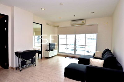 Condos for rent Airport Link Ratchaprarop : 1 Bed Large Room High Floor City View Fully Furnished  Good Location Close to BTS Ratchathewi   @ Baan Klang Krung Siam - Pathumwan