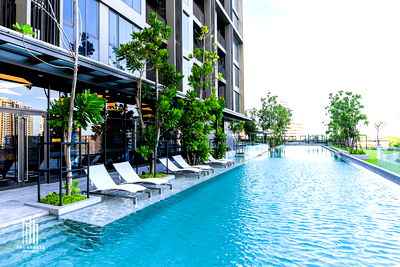 Condos for rent Bangkok Patana School  : Condo For RENT *Whizdom Essence, high floor, 45+, 3 bedrooms, fully furnished, ready to move in @100,000 Baht