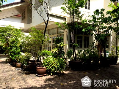 Houses for rent Thetsaban Songkhro Road : 3-BR House in Lat Yao (ID 1974731)