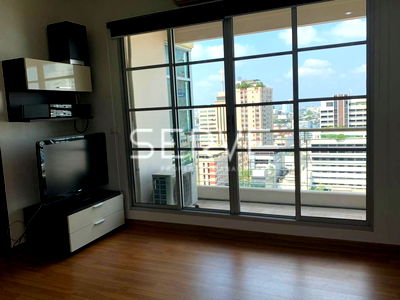 Condos for rent Airport Link Ratchaprarop : 1 Bed Large Room City View Fully Furnished  Good Location Close to BTS Ratchathewi   @ Baan Klang Krung Siam - Pathumwan