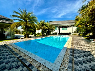 บ้านเดี่ยว BTS ตลาดพลู : ขายบ้านเดี่ยว Garden Pool Villa พร้อมร้านกาแฟ และ ร้านอาหาร 2ไร่ เขาชีจรรย์ สัตหีบ