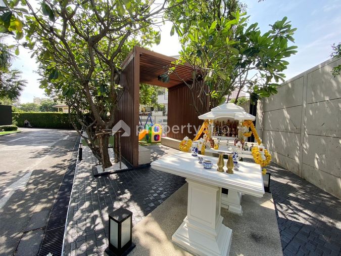 Rhythm Sathorn