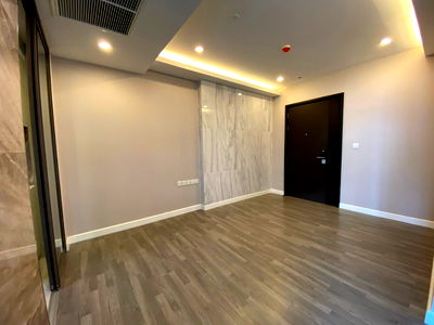 Condos for sale : The Room Rama 4【𝐒𝐄𝐋𝐋】🔥Combine modern style and warmth. With built-ins that increase usable space to fit every corner 🔥 Contact Line ID: @hacondo