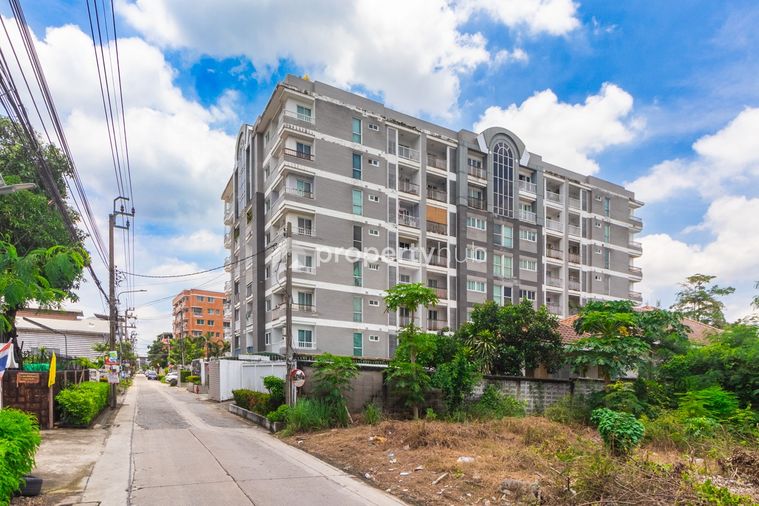 Le Celeste Rama 9 - Srinakarin