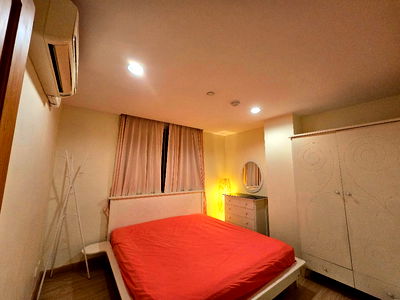 Condos for rent BTS Saphan Taksin : Code: KJ3824  for rent The Station Sathorn - Bangrak // Line ID: @kjcondo (with @) //