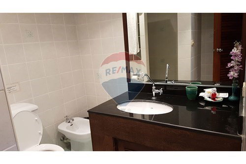 [920081001-1231] "Find Paradise: Golden Palms Condo in Patong" - image 6