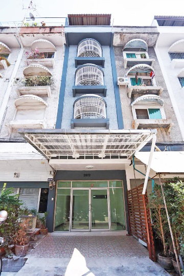 townhome, Ladprao 128 location, fully equipped, 5 bedrooms, 4 bathrooms, prime location, #near BTS, price 6.2 million baht