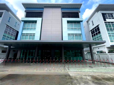 Office for sale Bangkok : Sales  Home Office 4 floor   twin  building   qty 106 Square Wa  Negotiable Price. Ramintra40