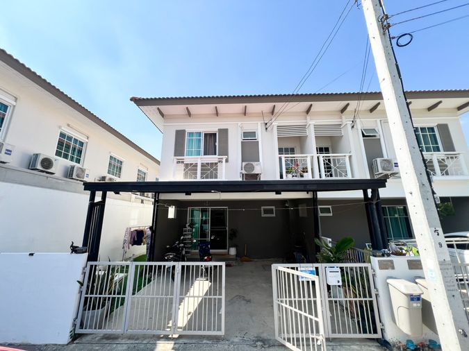 📍ขอปล่อยต่อ บ้านแฝด 2 ชั้น หมู่บ้าน ไอลีฟ ไพร์ม ประชาอุทิศ 90 เพียง 2.85 ล้าน บ้านสวยพร้อมเข้าอยู่ ทำเลดี เดินทางสะดวก