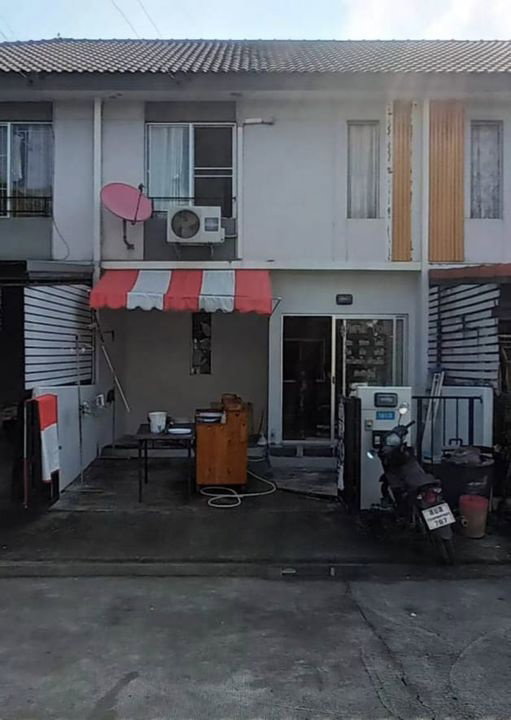 ขายทาวน์โฮม : ขายทาวน์เฮ้าส์ 2 ชั้น หมู่บ้านพฤกษา 105 ฉลองกรุง-ลาดกระบัง บ้านพร้อมอยู่ ทำเลต้นโครงการ ขายถูก ต่อรองได้