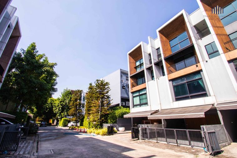 ขายทาวน์โฮม 3 ห้องนอน 185 ตร.ม. 20 ตร.ว. อาร์เด้น ลาดพร้าว71