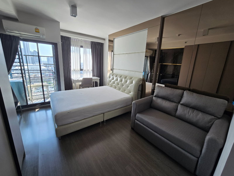 Condos for sale : (Owner post) Selling with tenant. Ideo Sukhumvit 93, newly renovated, beautiful unit, 19th floor, near BTS Bang Chak (15 m) | 3.59 million baht