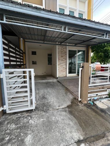 ประกาศขายบ้าน โครงการ โกลเด้น ทาวน์ บางนา-กิ่งแก้ว ทำเลดี น่าอยู่