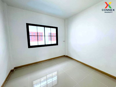 Townhouses for sale Makro Bangbuathong : For Sale Townhouse/Townhome  , Ladda Ville 1 - 2 , newly renovated , Phimonrat , Bang Bua Thong , Nonthaburi , CX-112782 ✅ Live chat with us ADD LINE @connexproperty ✅ 