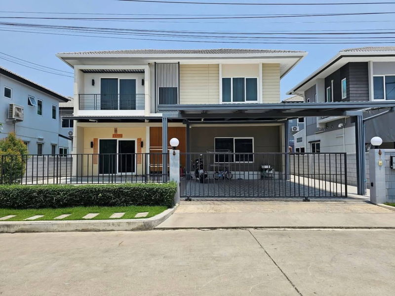 Houses for sale : LTHC11526 – Centro Suksawat-Rama 3 FOR SALE Size 66 sq.w. 264 sqm. 5 beds 3 baths Near CJ supermarket ONLY 10 MB