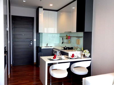 Condos for rent : Modern 1 Bd. Unit in Ratchadapisek // Condo Close to MRT for Rent-IVY Ampio