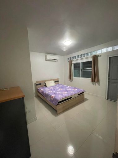 ให้เช่าบ้านเดี่ยว 6 ห้องนอน เขตบางกะปิ