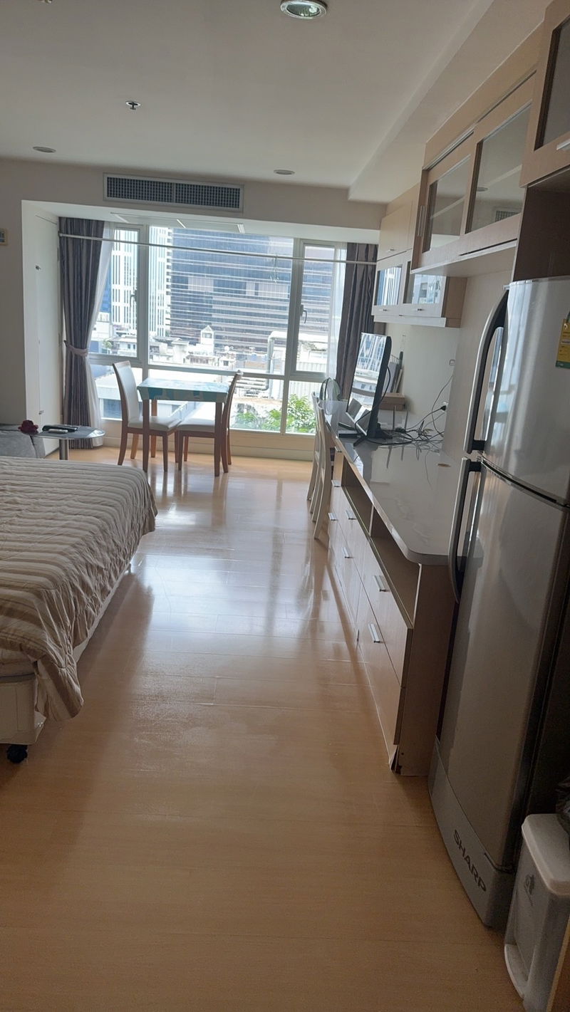 ขายคอนโด : The Trendy Condominium (เดอะ เทรนดี้ คอนโดมิเนียม)  ขนาด 36 ตร ม    studio 1 ห้องน้ำ 