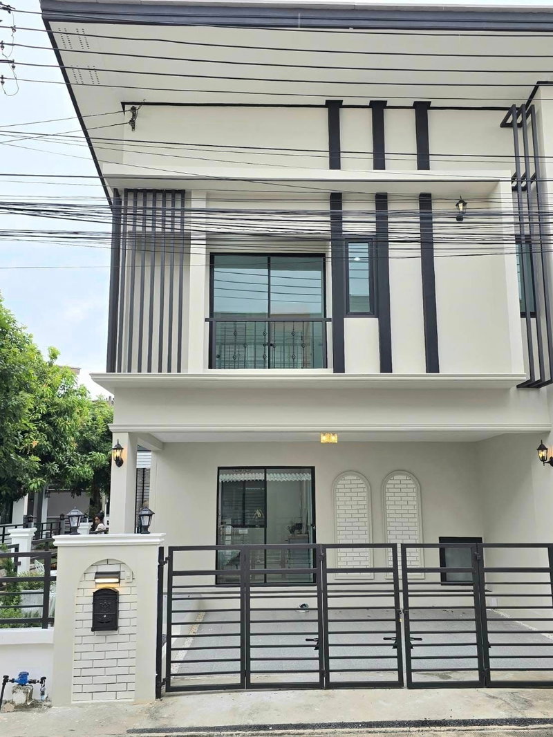 ขายบ้านเดี่ยว : ทาวเฮ้าส์ บ้านฟ้าปิยรมย์เทอร์เร่ แปลงมุม