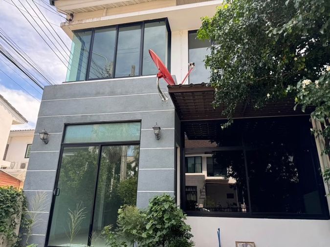 ทาวน์โฮม 2 ชั้น หมู่บ้านเดอะวิลล่า รามคำแหง-สุวรรณภูมิ รามคำแหง 174 (PROPERTY PERFECT) 