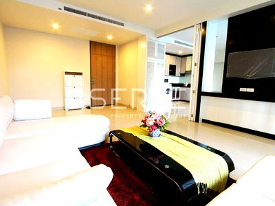 Condos for sale : Combined 2 Beds 2 Baths with Bathtub Good Location BTS Thong Lo 2.1 K.m. at Noble Solo Condo / Condo For Sale