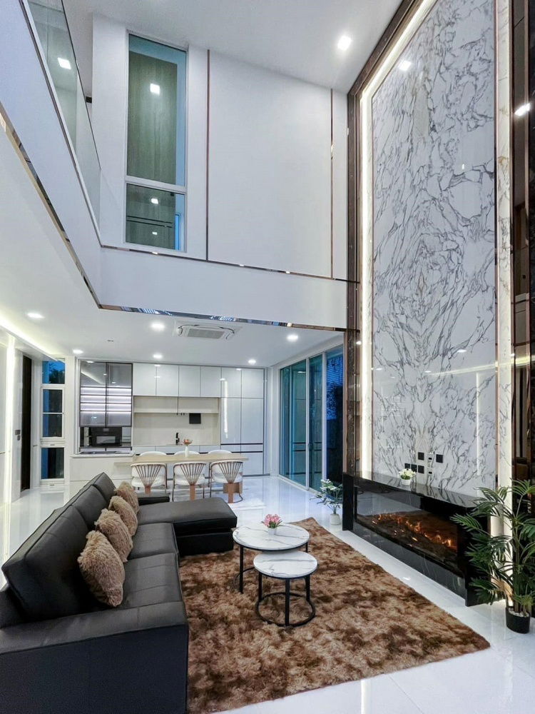 บ้านเดี่ยวให้เช่า : 📲Line ID @556ryccg 🏡เช่าบ้านหลังใหญ่ 380ตรม ที่ดิน 71ตรว 4 ห้องนอน 1 ห้องแม่บ้าน VIVE วีเว่ เอกมัย-รามอินทรา ใกล้The Crystal และ Central Eastville