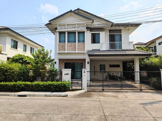 3-bed house for rent, 240 sqm, 65 sq wah, Manthana Lake Watcharapol (Project 2)