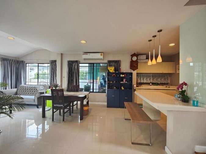 3-bed house for rent, 240 sqm, 65 sq wah, Manthana Lake Watcharapol (Project 2)