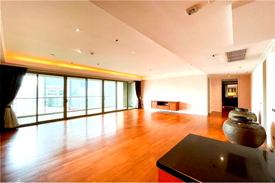 Condos for rent : [920071001-12928] For Rent: Newly Renovated 2-Bedroom Unit with City View at The Lakes