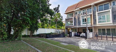 3-BR Townhouse in Phasi Charoen (ID 2010014)