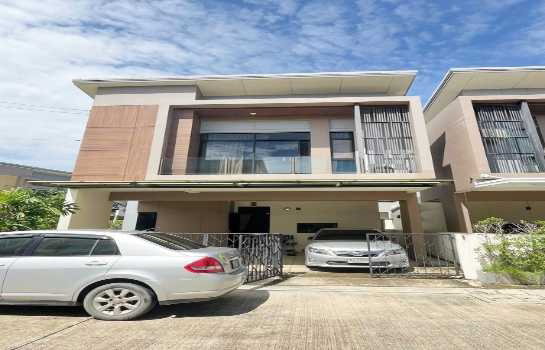 Twin houses for sale : For sale S Gate Premium Kanchanaphisek Soi Kantana 3 bedrooms 3 bathrooms 40 sq.w. corner unit.